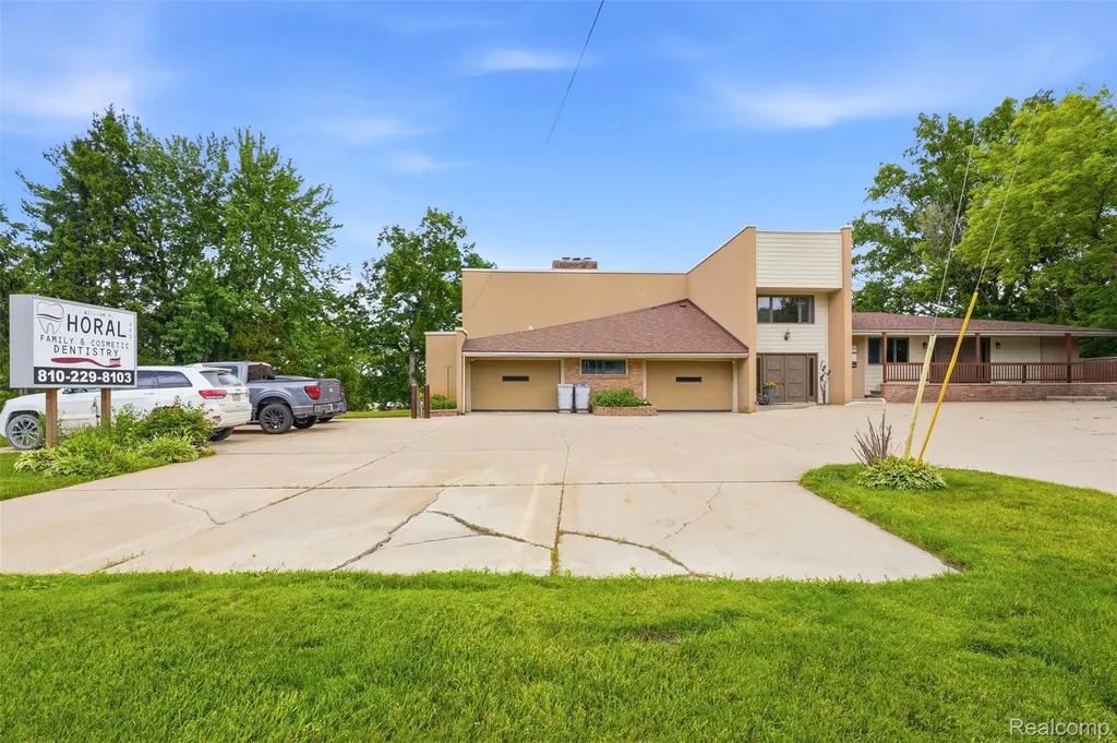 11032 Grand River Road Green Oak Township MI 48116