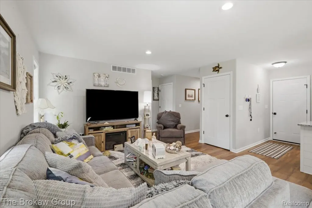 9510 Orchard Lake Drive Richfield Township MI 48423