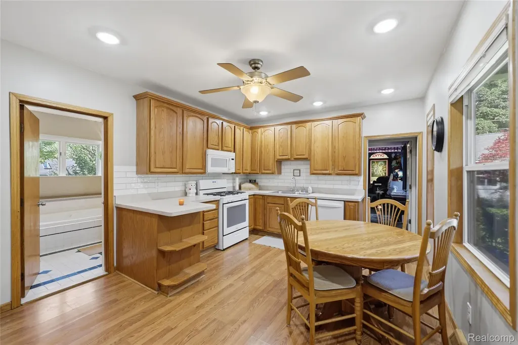 806 S 10th Street St. Clair City MI 48079