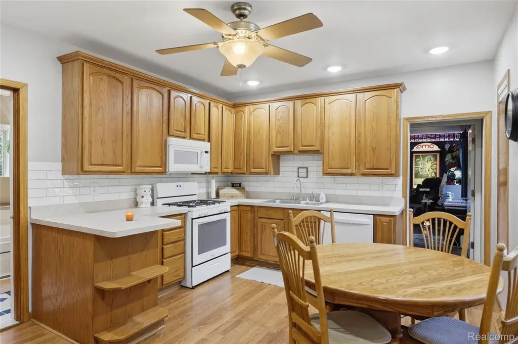 806 S 10th Street St. Clair City MI 48079