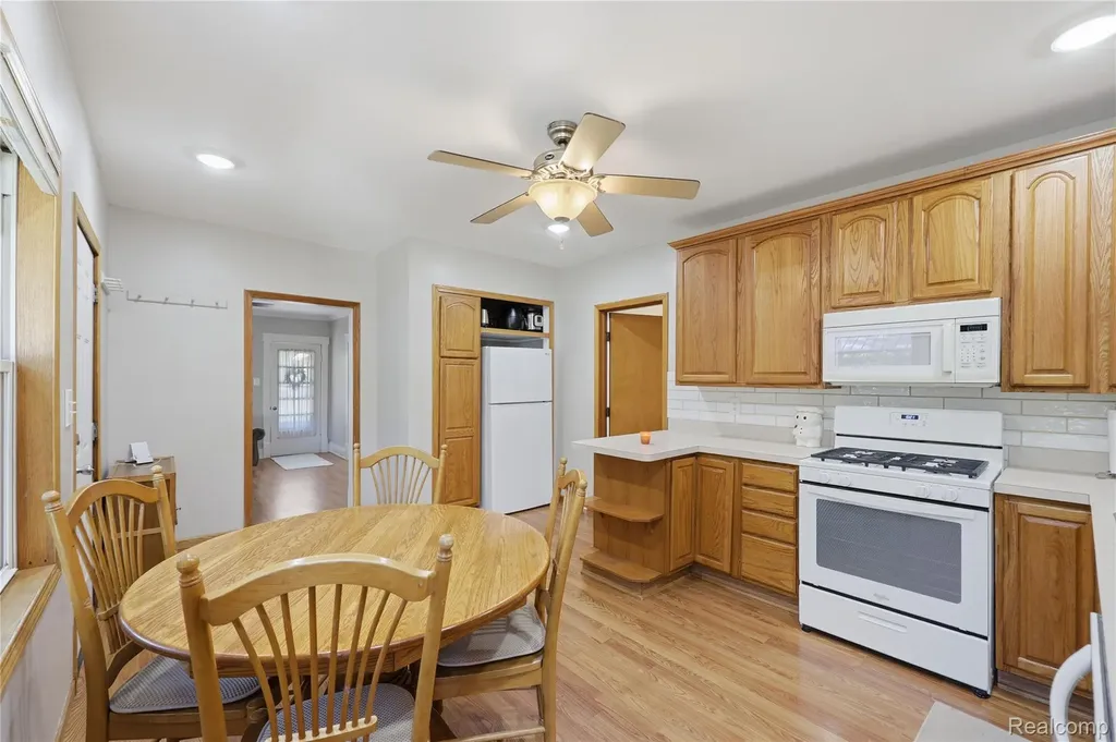 806 S 10th Street St. Clair City MI 48079