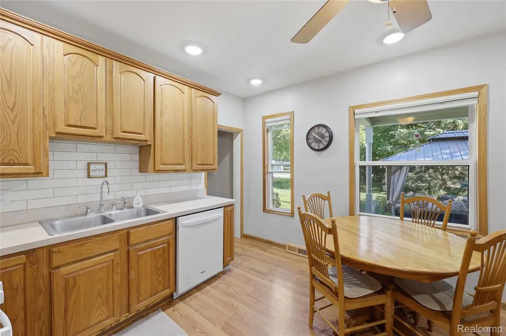 806 S 10th Street St. Clair City MI 48079