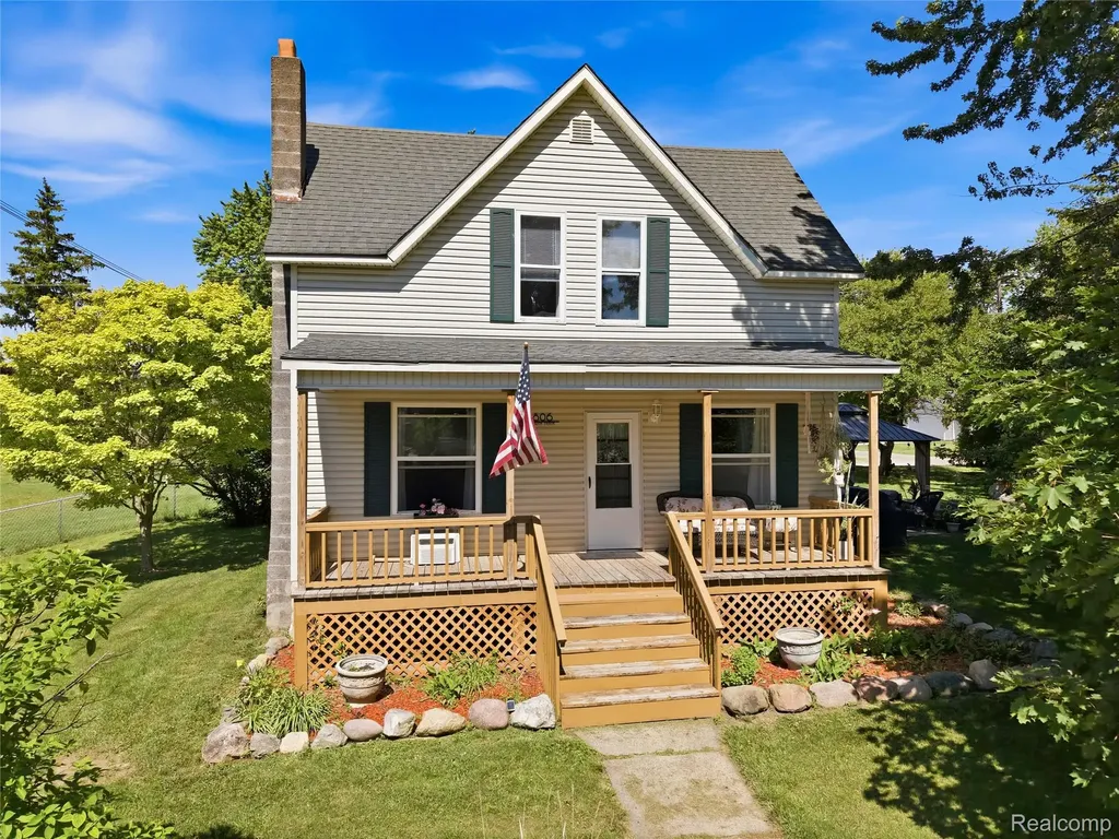 806 S 10th Street St. Clair City MI 48079