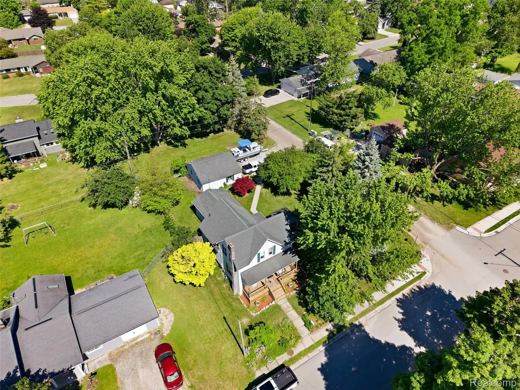 806 S 10th Street St. Clair City MI 48079