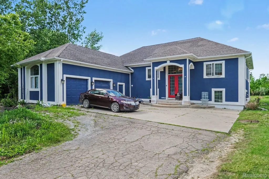 4251 E Maple Avenue Burton City MI 48439