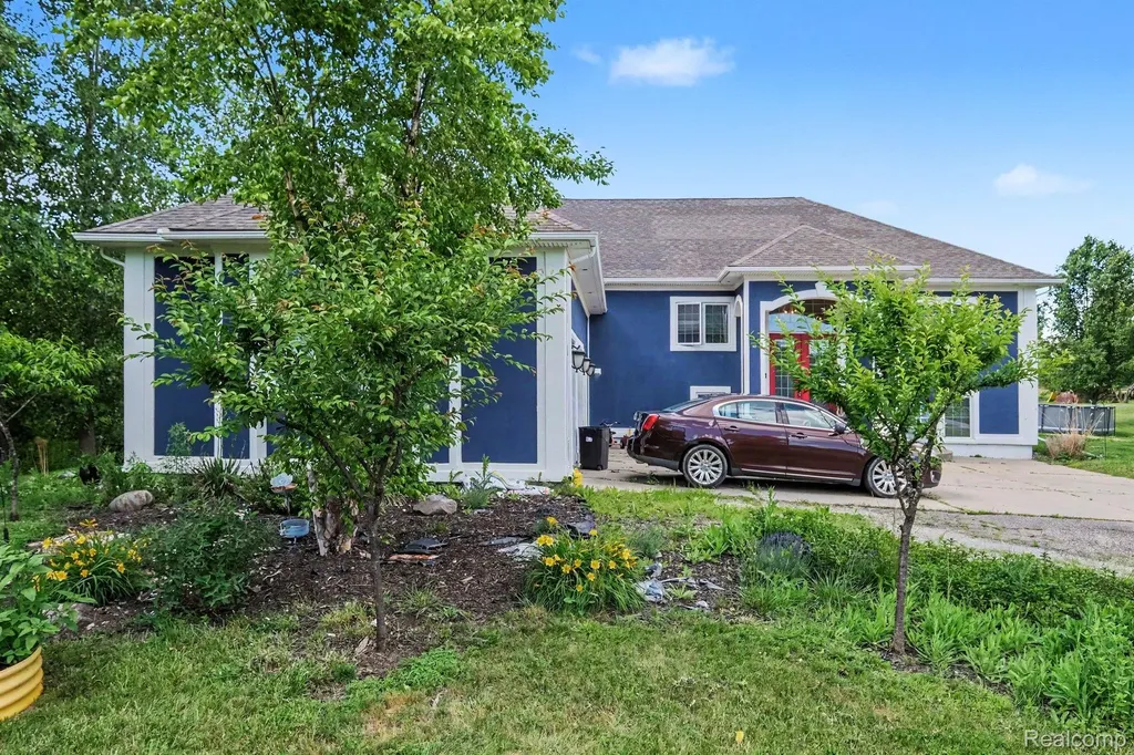 4251 E Maple Avenue Burton City MI 48439