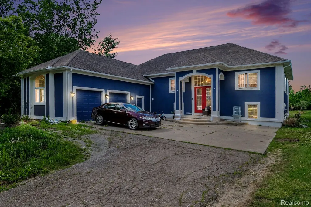 4251 E Maple Avenue Burton City MI 48439
