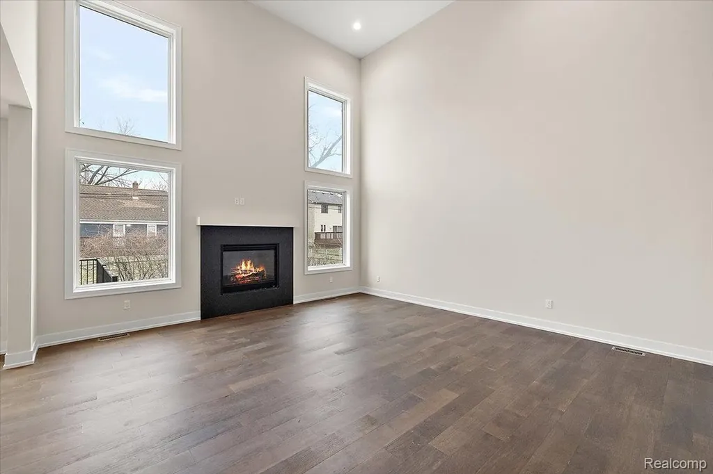 2921 Walsh Drive Rochester Hills City MI 48309