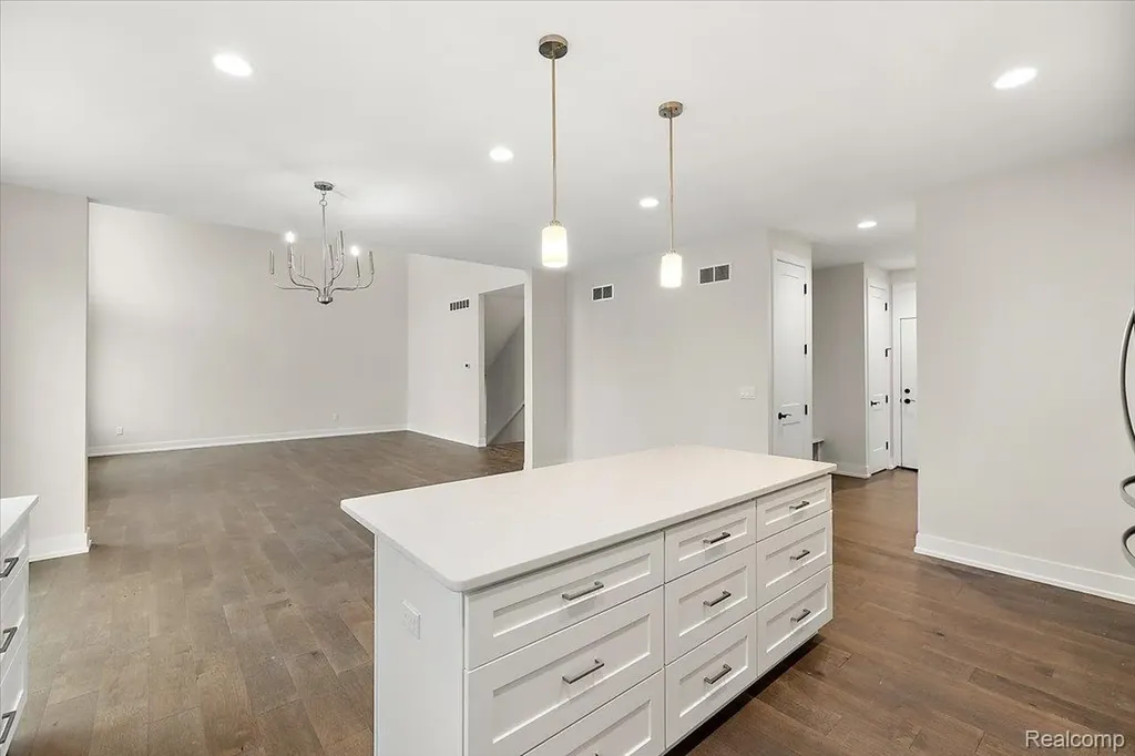 2921 Walsh Drive Rochester Hills City MI 48309