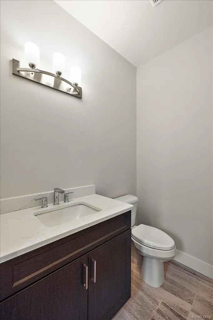 2921 Walsh Drive Rochester Hills City MI 48309
