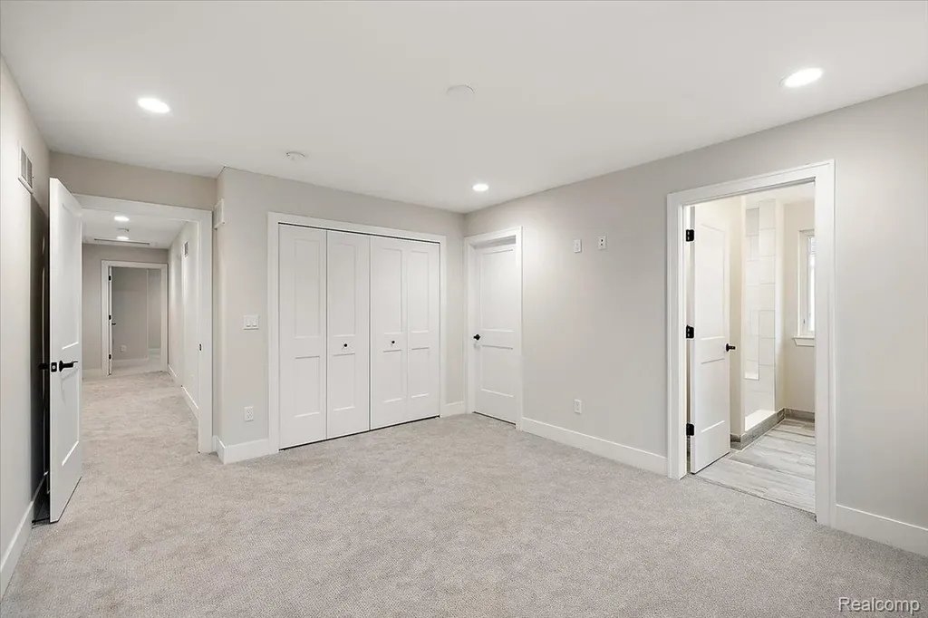 2921 Walsh Drive Rochester Hills City MI 48309