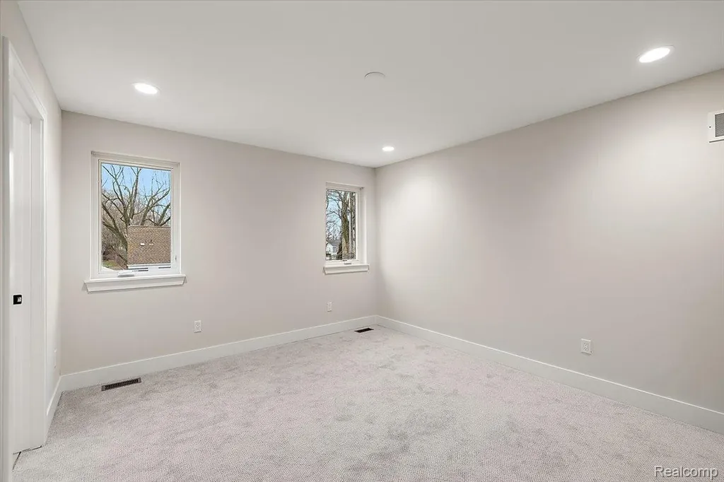 2921 Walsh Drive Rochester Hills City MI 48309