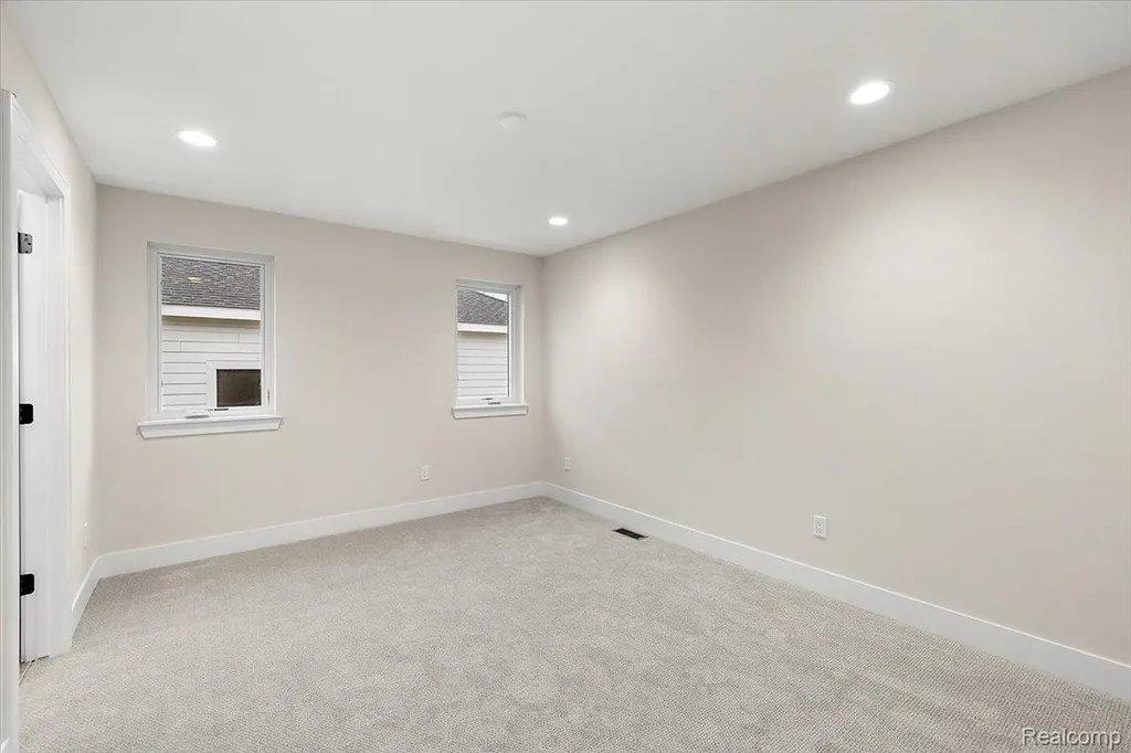 2921 Walsh Drive Rochester Hills City MI 48309