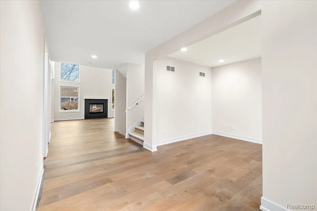 2921 Walsh Drive Rochester Hills City MI 48309