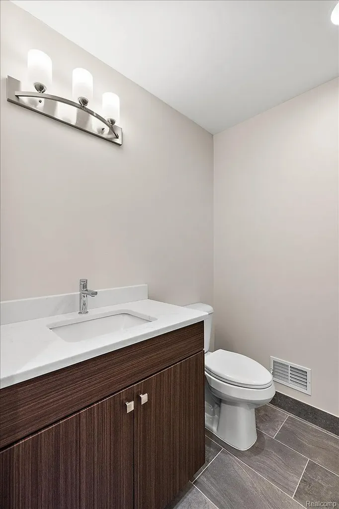 2921 Walsh Drive Rochester Hills City MI 48309