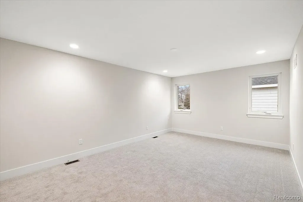 2921 Walsh Drive Rochester Hills City MI 48309