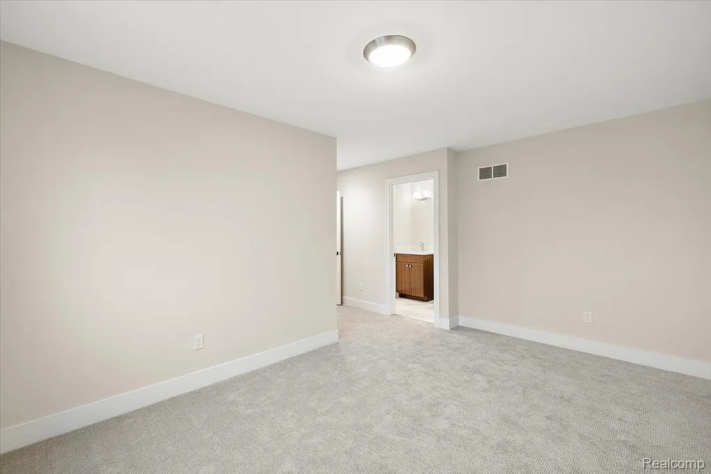 2921 Walsh Drive Rochester Hills City MI 48309