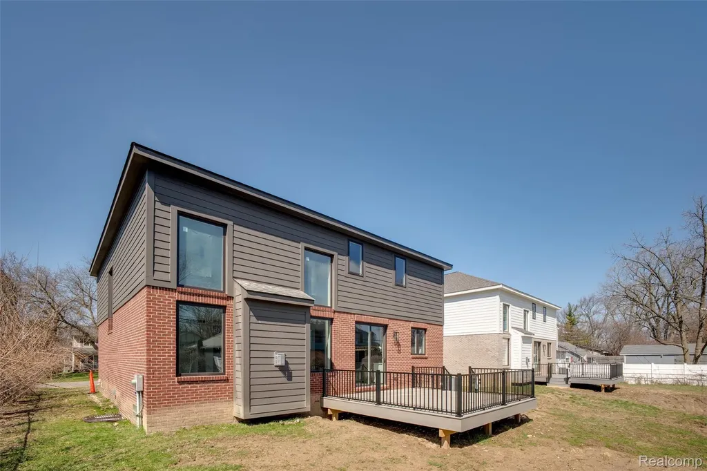 2921 Walsh Drive Rochester Hills City MI 48309