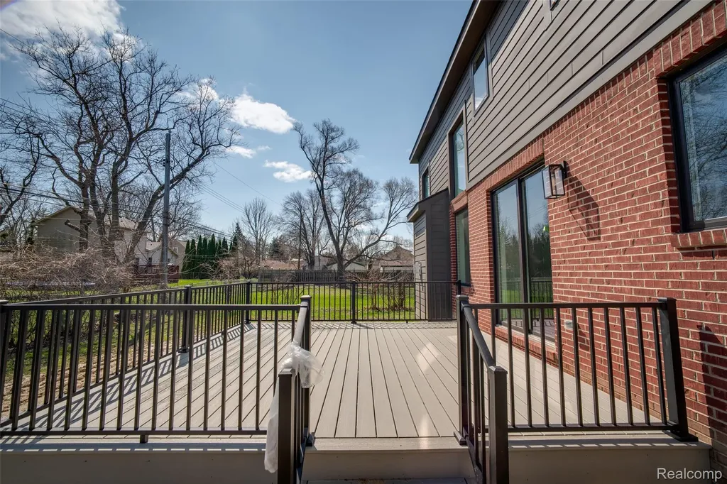 2921 Walsh Drive Rochester Hills City MI 48309