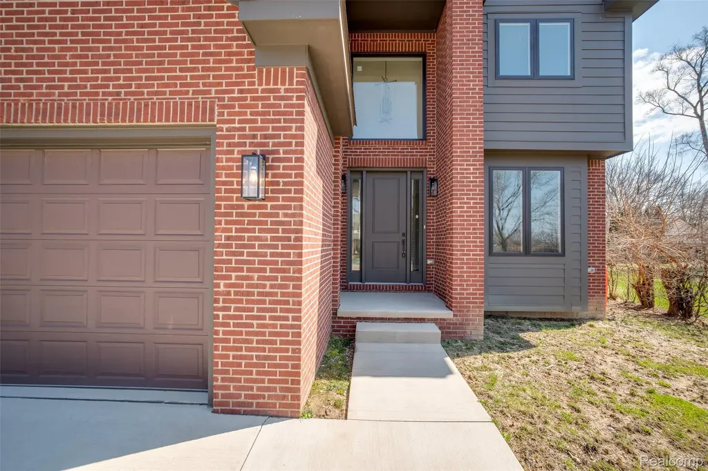 2921 Walsh Drive Rochester Hills City MI 48309