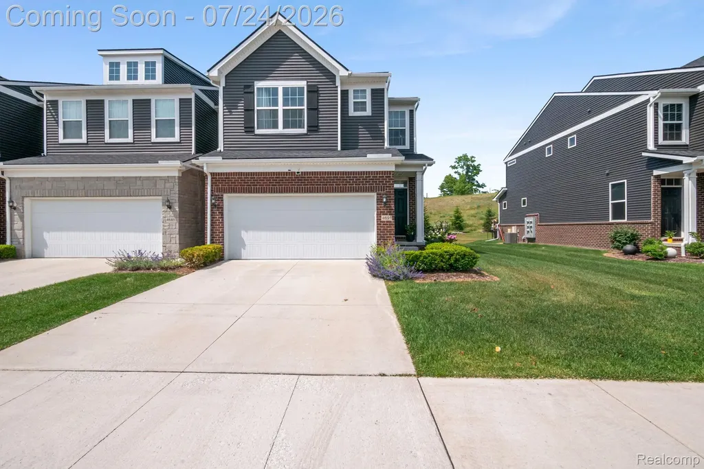 4691 Broomfield Way Lake Orion Village MI 48359