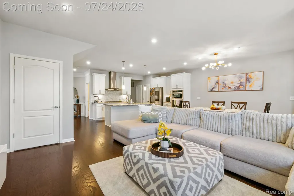 4691 Broomfield Way Lake Orion Village MI 48359