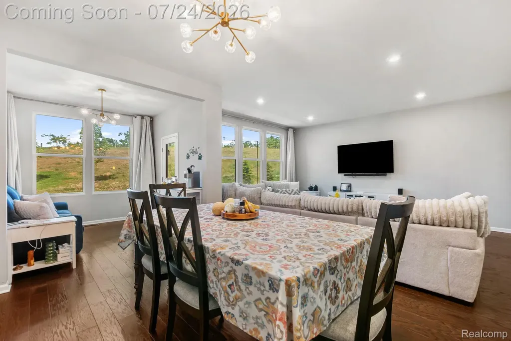 4691 Broomfield Way Lake Orion Village MI 48359