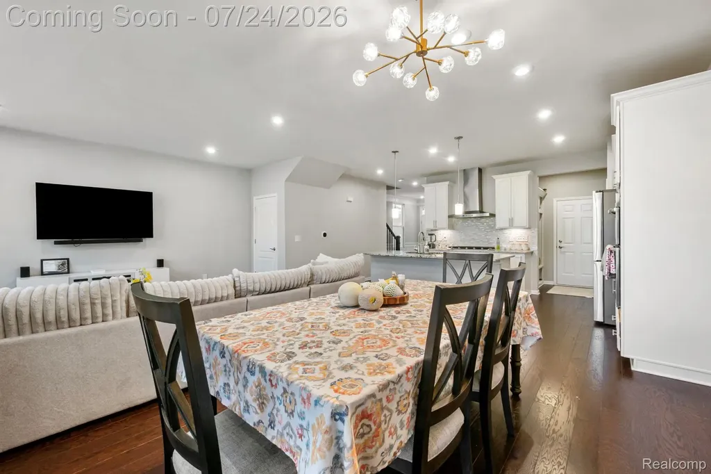 4691 Broomfield Way Lake Orion Village MI 48359