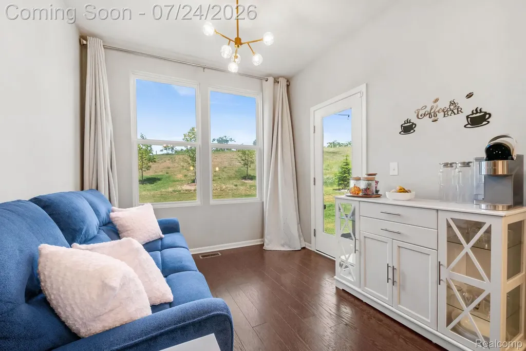 4691 Broomfield Way Lake Orion Village MI 48359