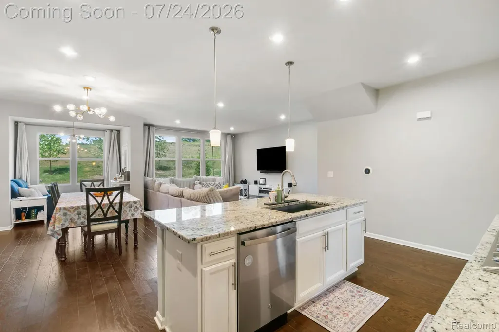 4691 Broomfield Way Lake Orion Village MI 48359