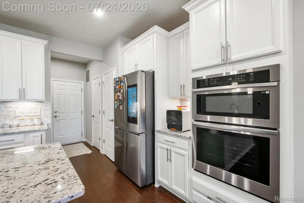 4691 Broomfield Way Lake Orion Village MI 48359