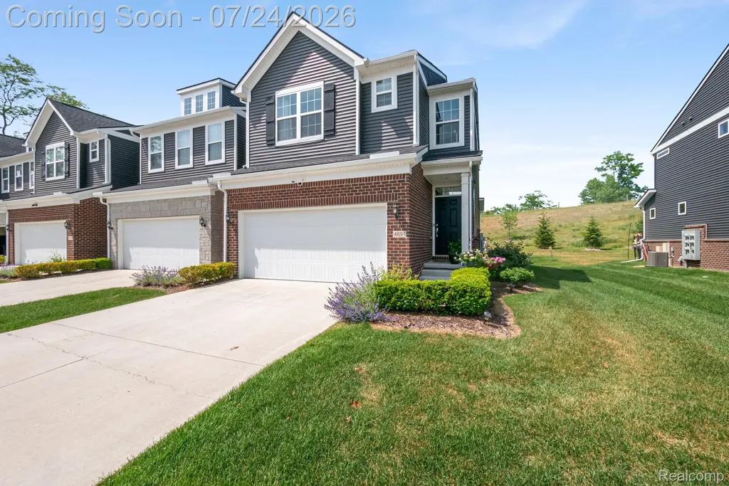4691 Broomfield Way Lake Orion Village MI 48359