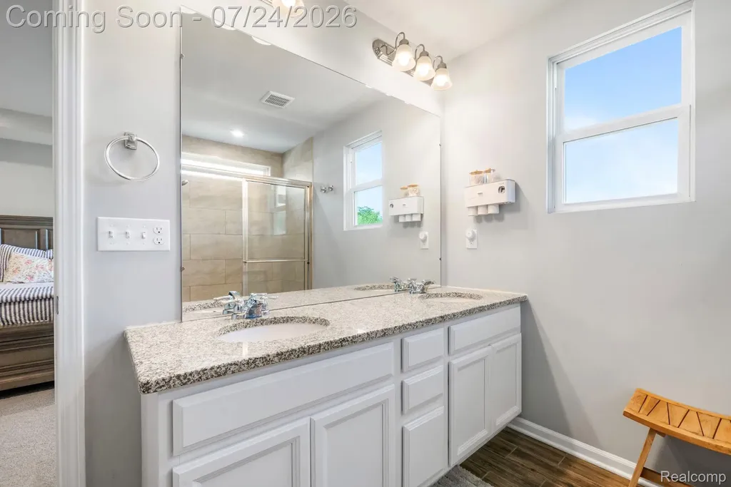 4691 Broomfield Way Lake Orion Village MI 48359