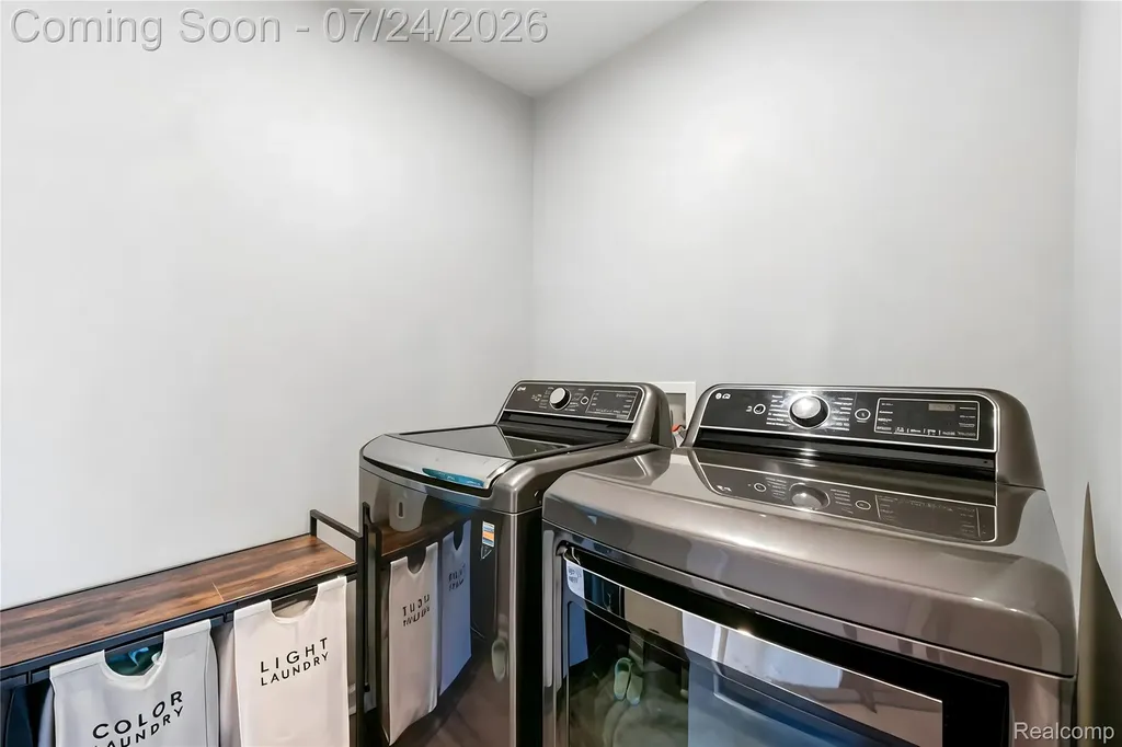 4691 Broomfield Way Lake Orion Village MI 48359