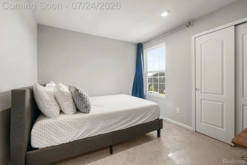 4691 Broomfield Way Lake Orion Village MI 48359