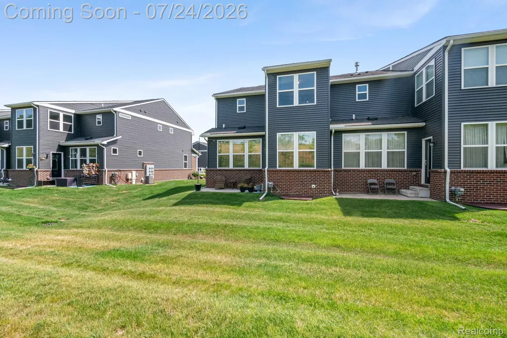 4691 Broomfield Way Lake Orion Village MI 48359