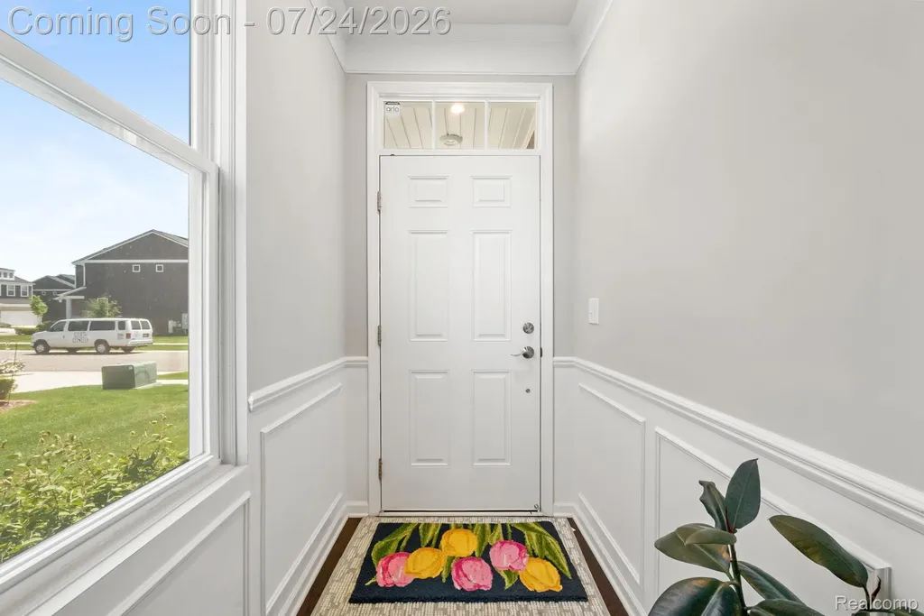 4691 Broomfield Way Lake Orion Village MI 48359