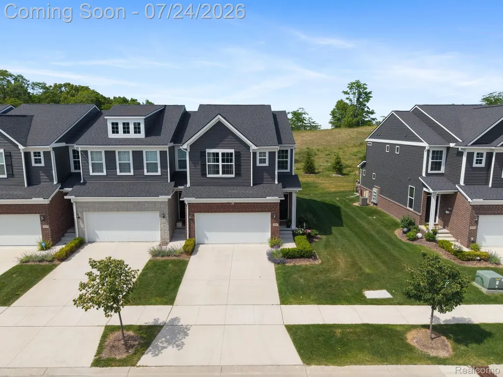 4691 Broomfield Way Lake Orion Village MI 48359