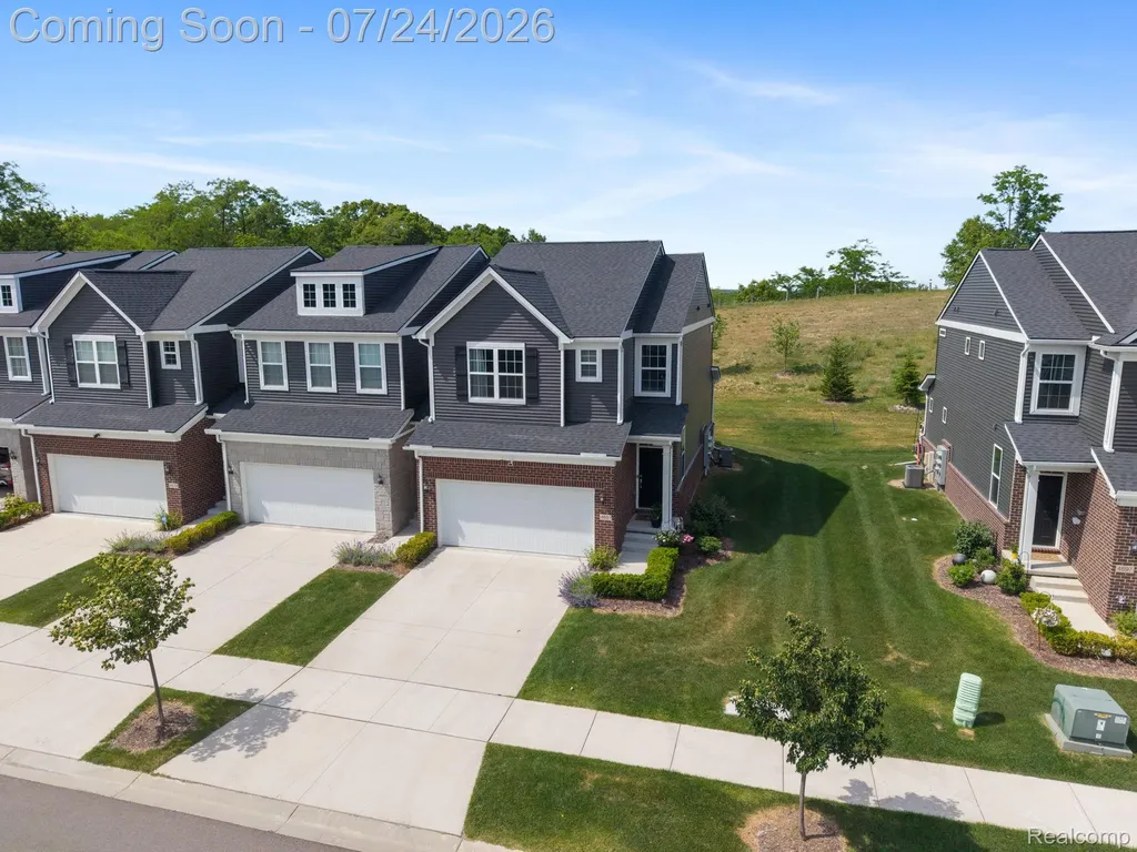 4691 Broomfield Way Lake Orion Village MI 48359