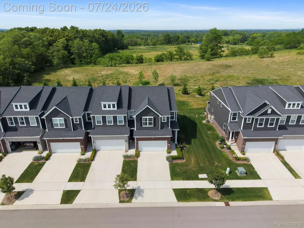 4691 Broomfield Way Lake Orion Village MI 48359