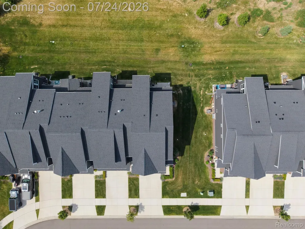 4691 Broomfield Way Lake Orion Village MI 48359