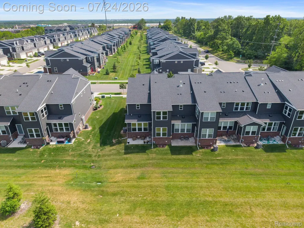 4691 Broomfield Way Lake Orion Village MI 48359