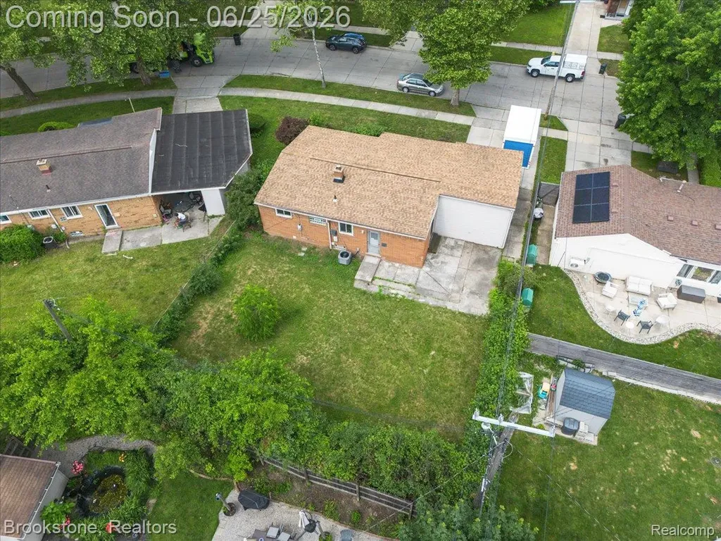 24210 Beverly Street Oak Park City MI 48237