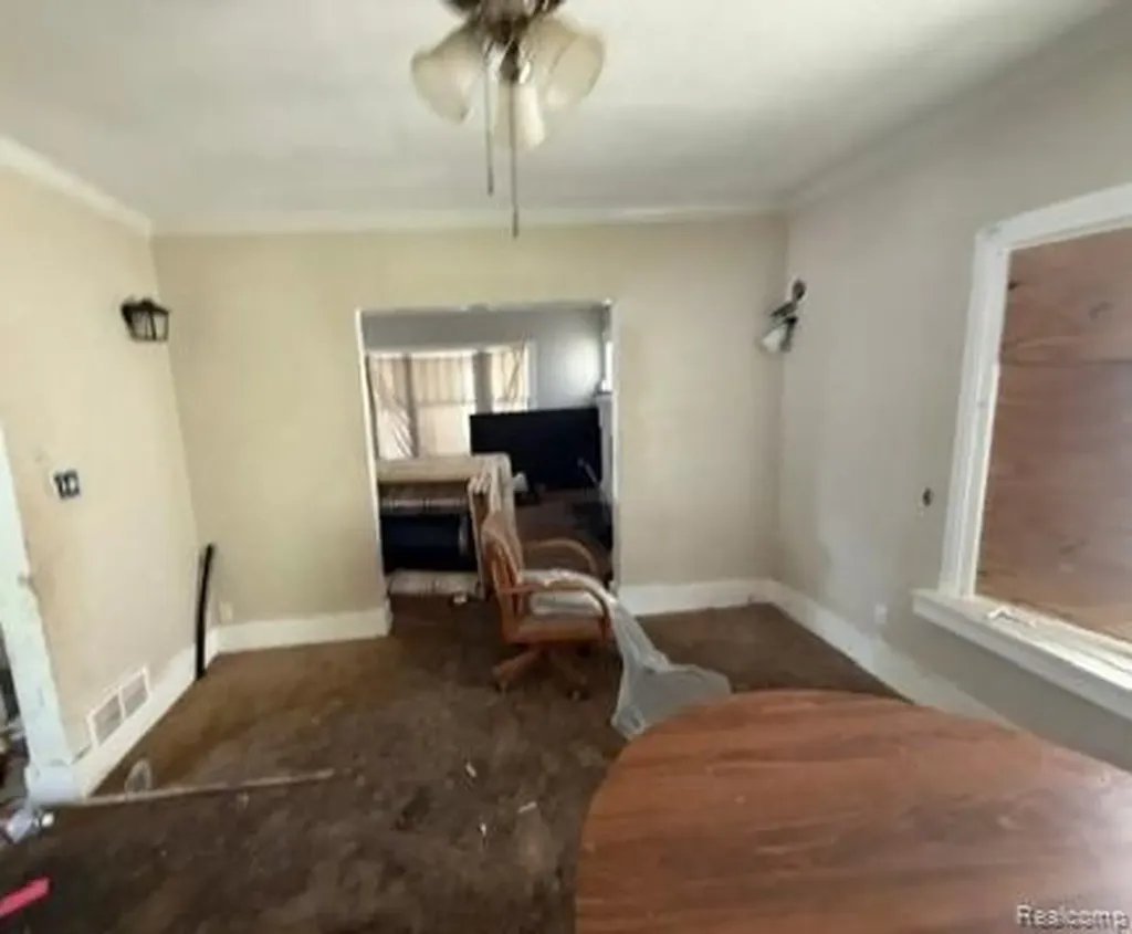 485 N Johnson Street Pontiac City MI 48342