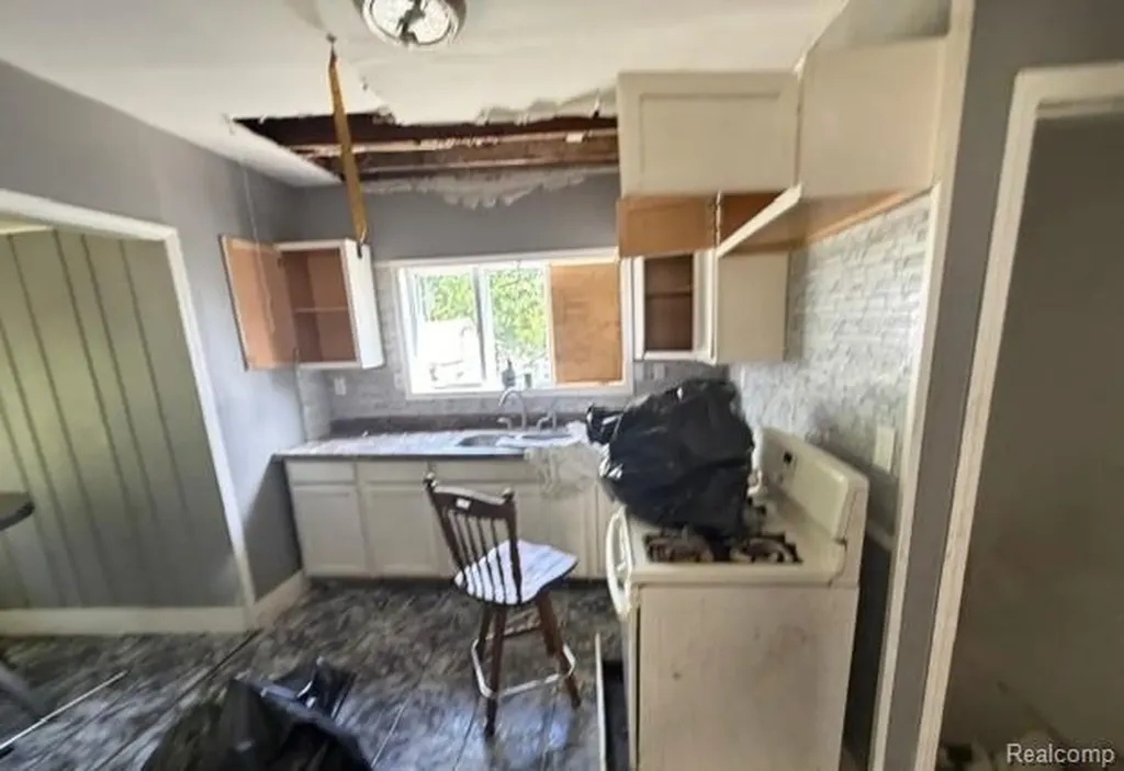485 N Johnson Street Pontiac City MI 48342