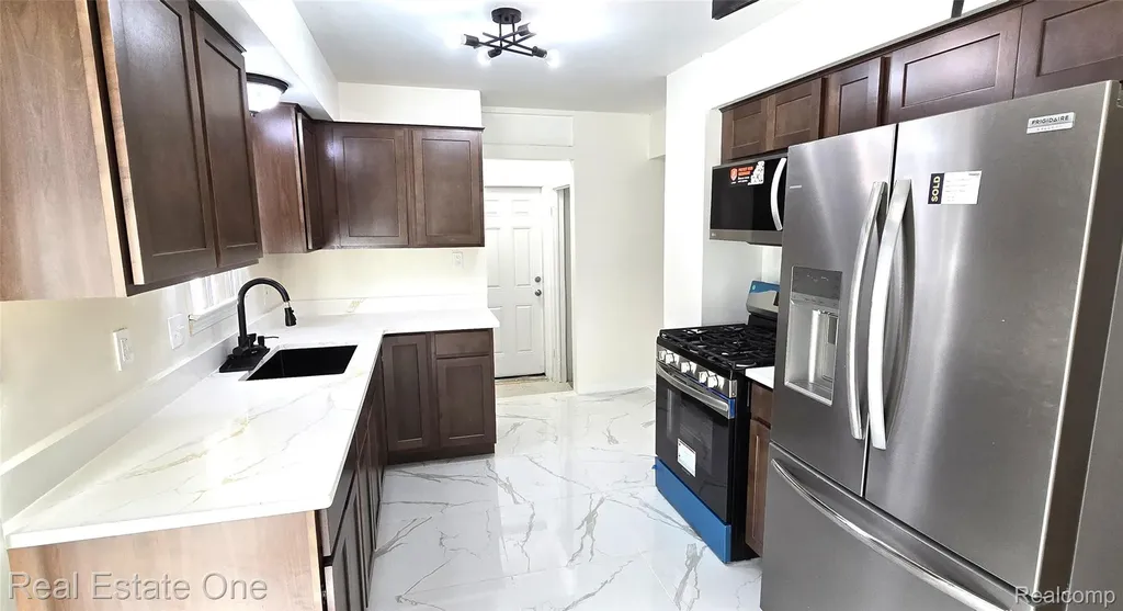342 Melvin Street River Rouge City MI 48218