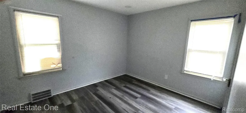 23111 Cleveland Street Dearborn City MI 48124