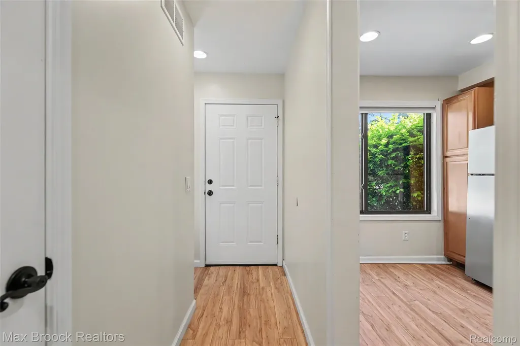 1669 Wimbledon Drive Walled Lake City MI 48390