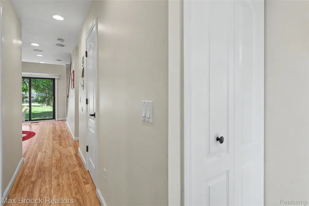 1669 Wimbledon Drive Walled Lake City MI 48390