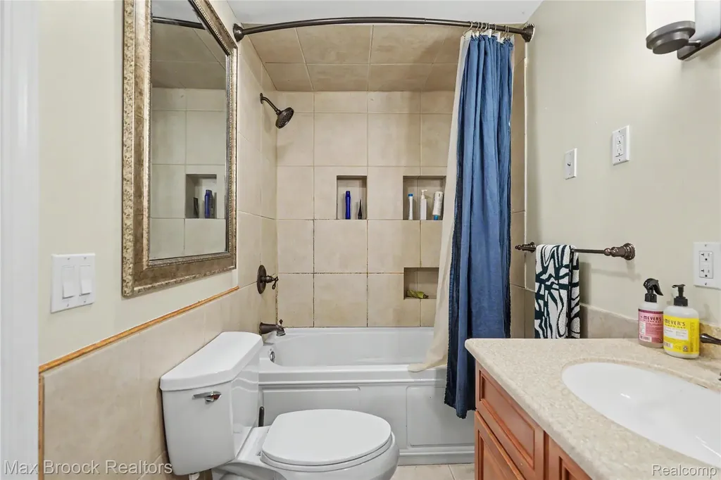 1669 Wimbledon Drive Walled Lake City MI 48390